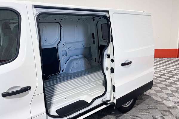 2022 Mitsubishi Express GLX SN LWB