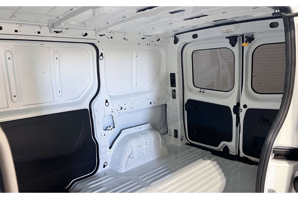 2022 Mitsubishi Express GLX SN LWB