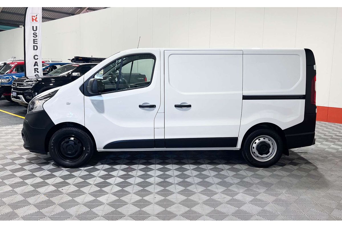 2022 Mitsubishi Express GLX SN LWB