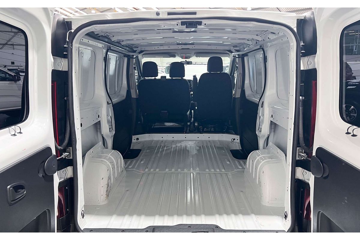 2022 Mitsubishi Express GLX SN LWB