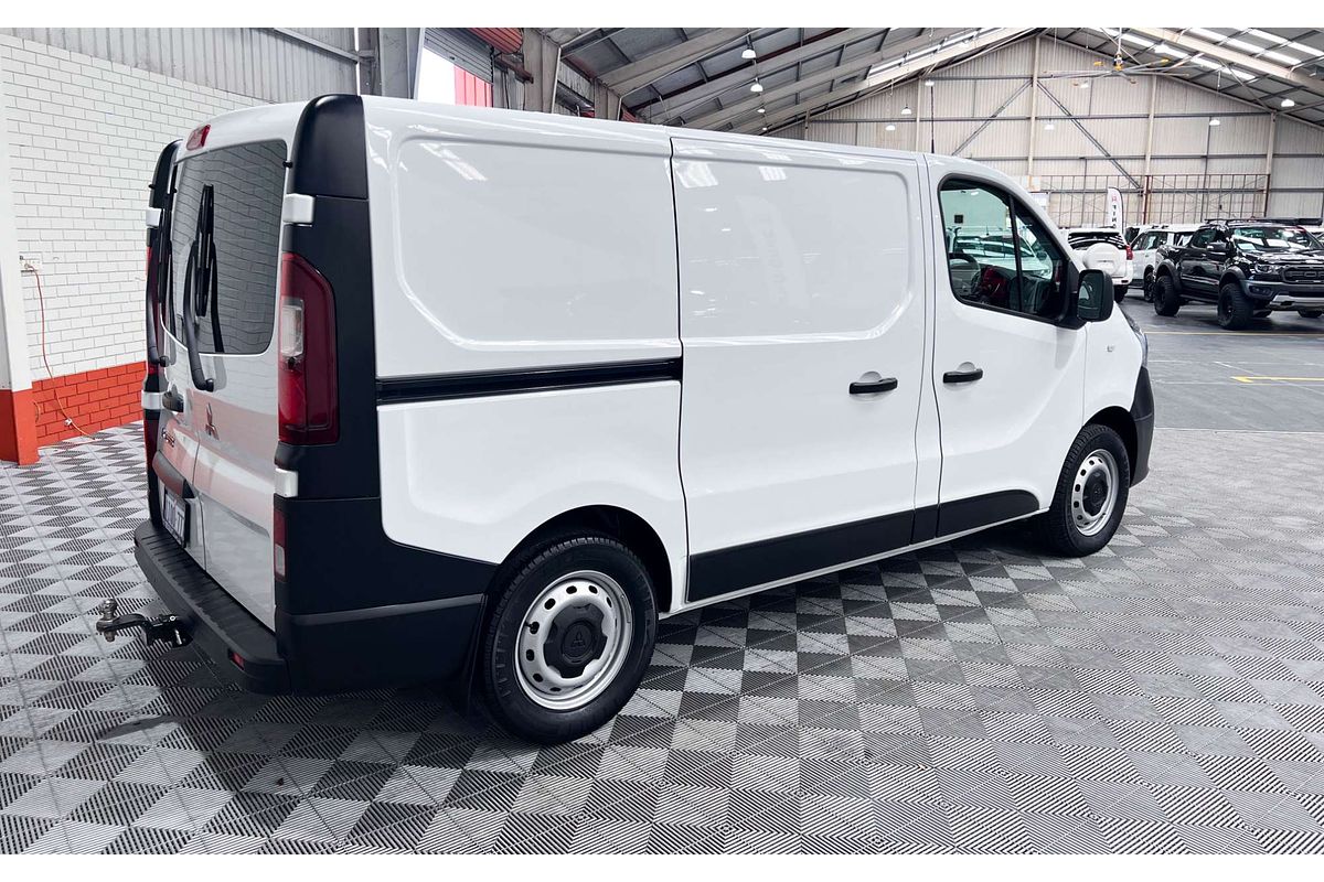 2022 Mitsubishi Express GLX SN LWB