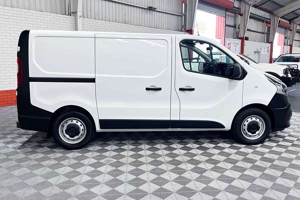 2022 Mitsubishi Express GLX SN LWB