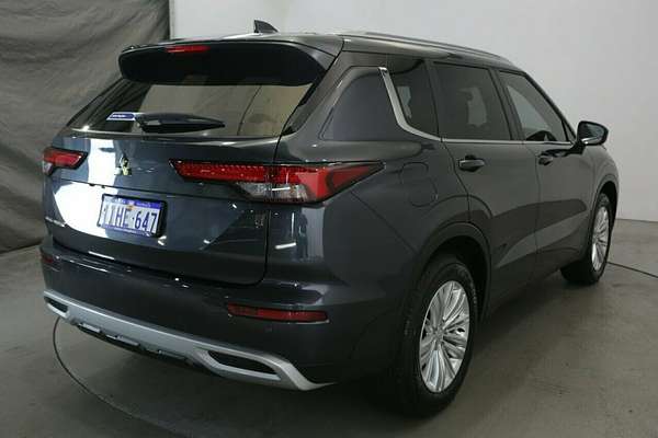 2024 Mitsubishi Outlander LS ZM