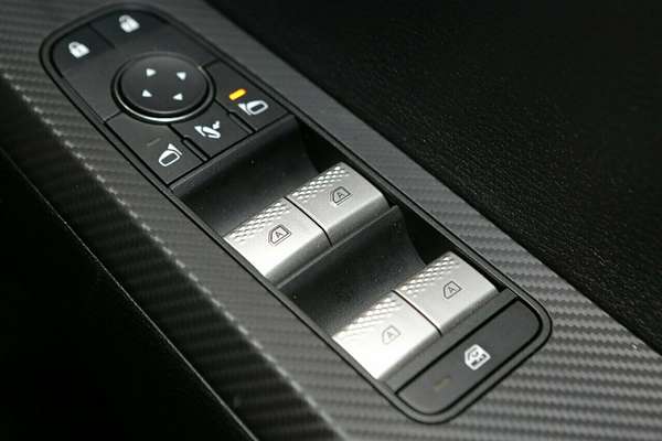 2024 Mitsubishi Outlander LS ZM