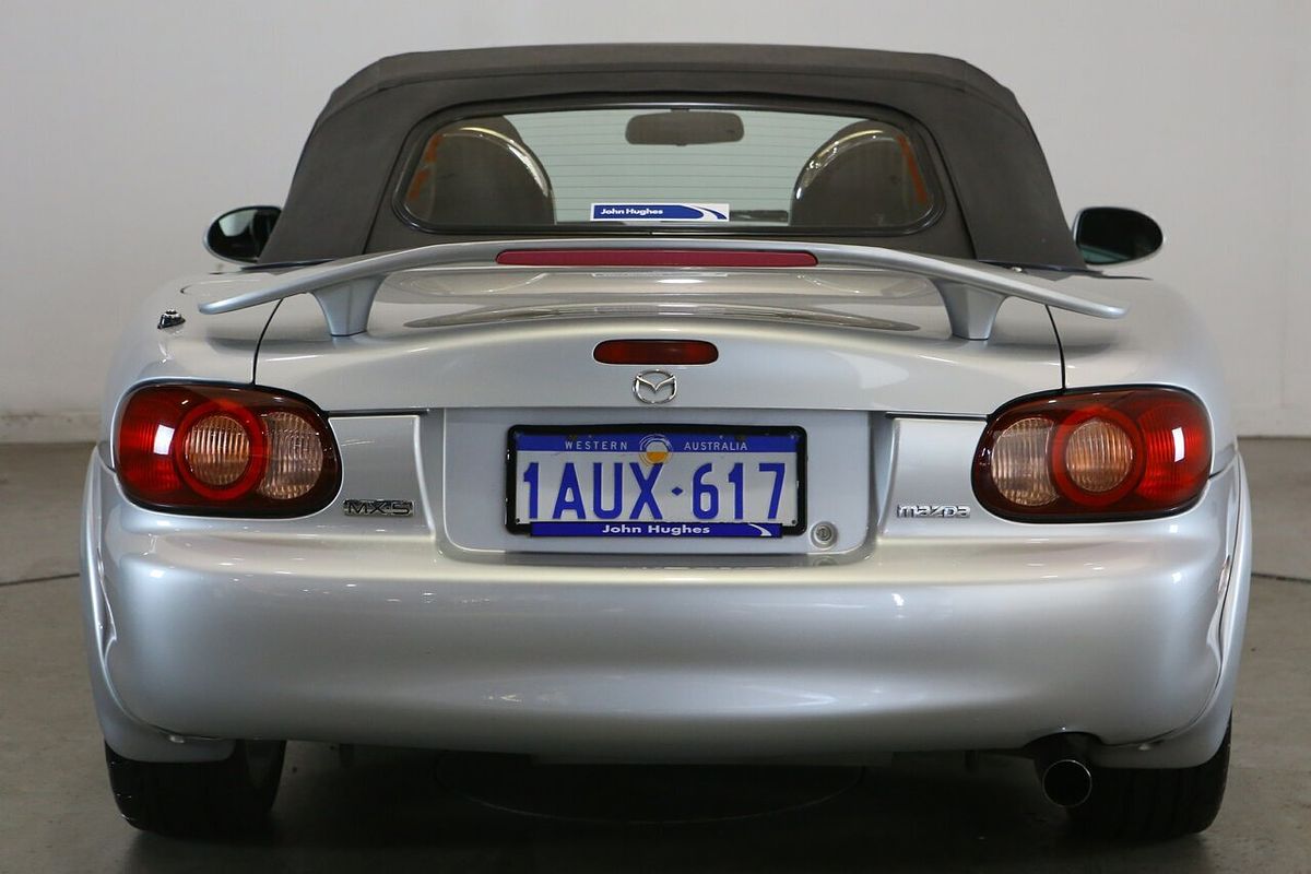 2000 Mazda MX-5 NB Series 1
