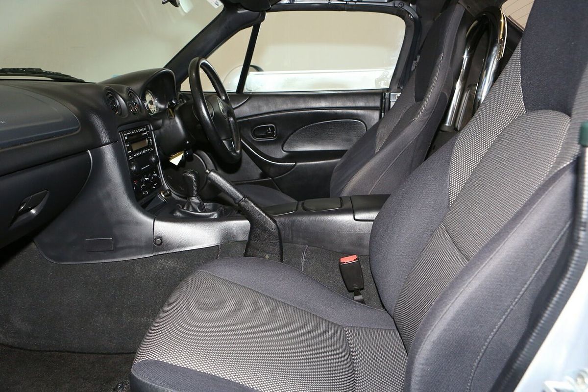 2000 Mazda MX-5 NB Series 1
