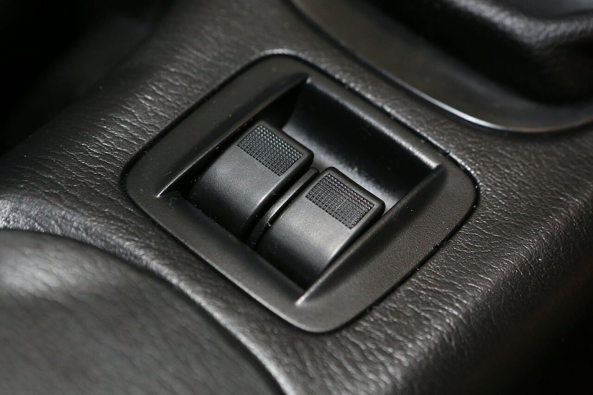 2000 Mazda MX-5 NB Series 1