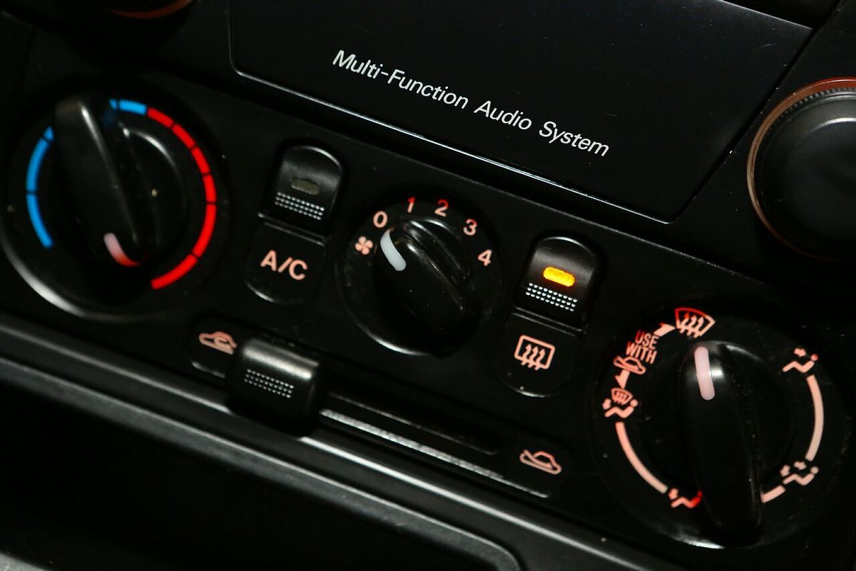 2000 Mazda MX-5 NB Series 1