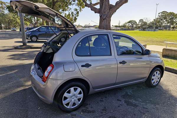 2010 Nissan Micra K12