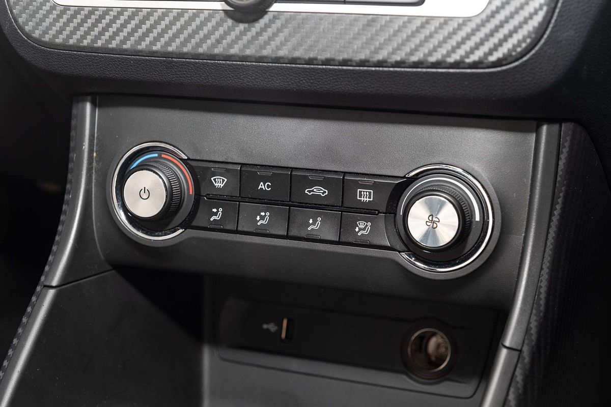 2020 MG ZS Essence AZS1