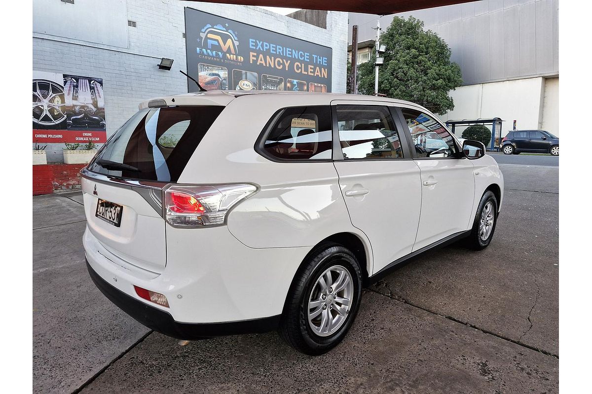 2013 Mitsubishi Outlander ES ZJ