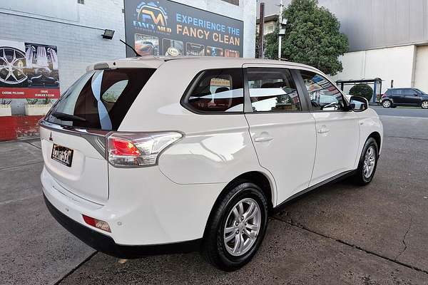 2013 Mitsubishi Outlander ES ZJ