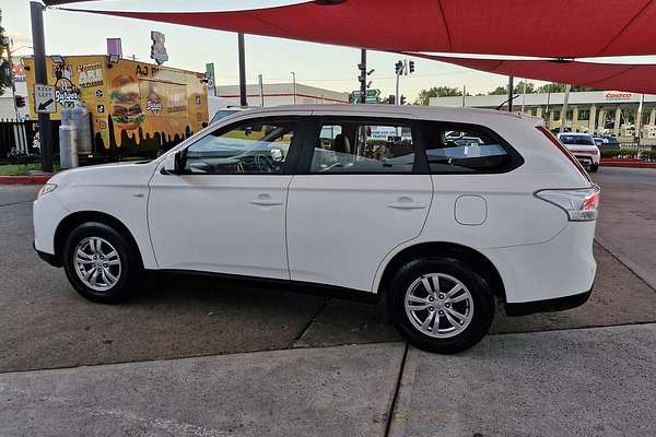 2013 Mitsubishi Outlander ES ZJ