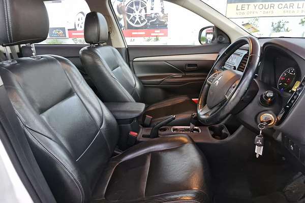 2013 Mitsubishi Outlander ES ZJ