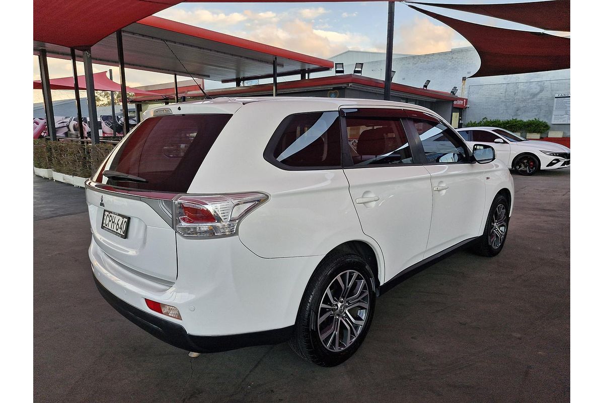 2013 Mitsubishi Outlander ES ZJ