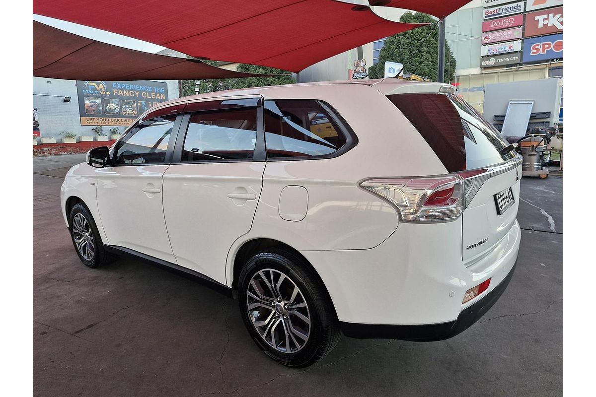 2013 Mitsubishi Outlander ES ZJ
