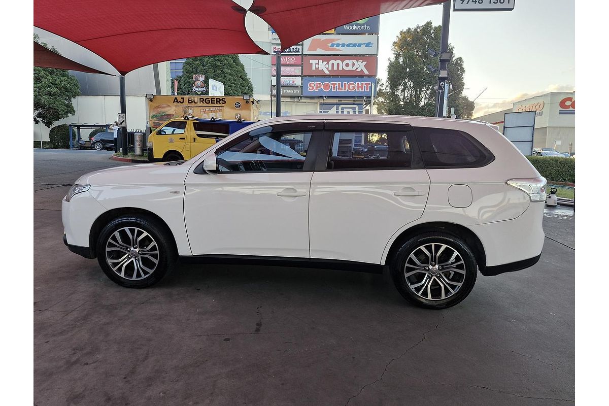 2013 Mitsubishi Outlander ES ZJ