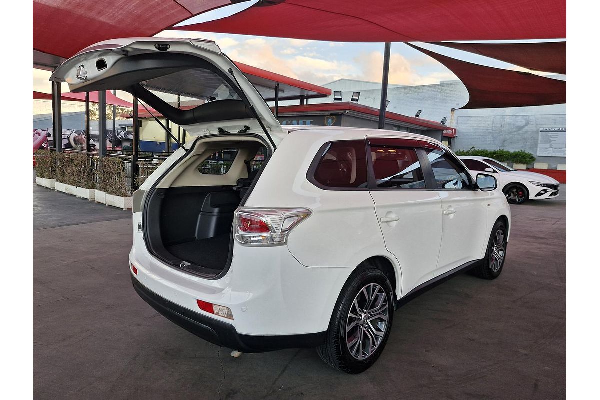 2013 Mitsubishi Outlander ES ZJ