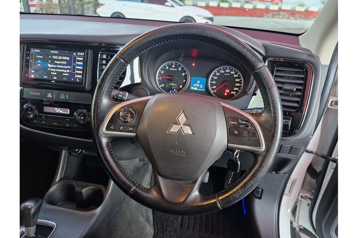 2013 Mitsubishi Outlander ES ZJ