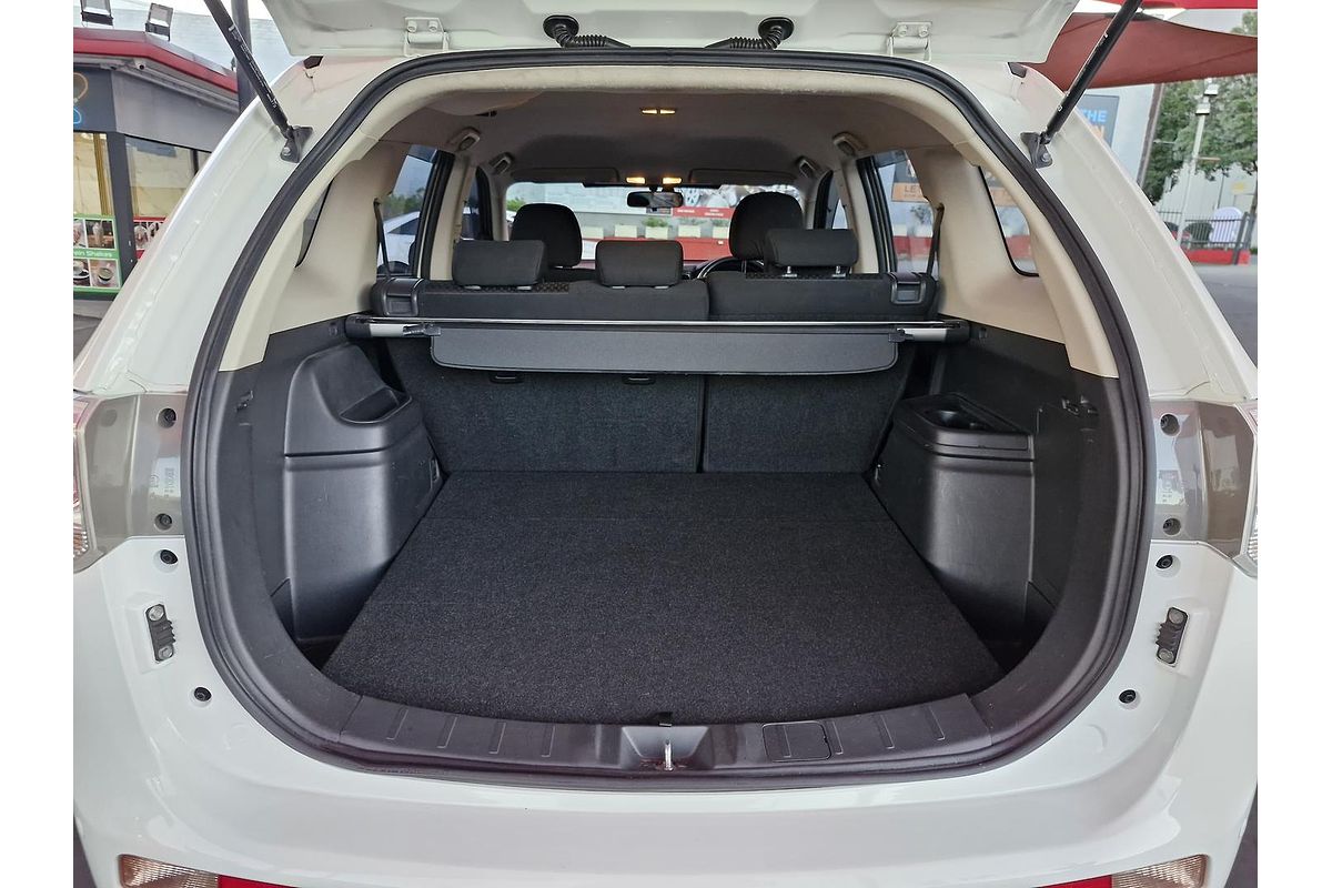 2013 Mitsubishi Outlander ES ZJ