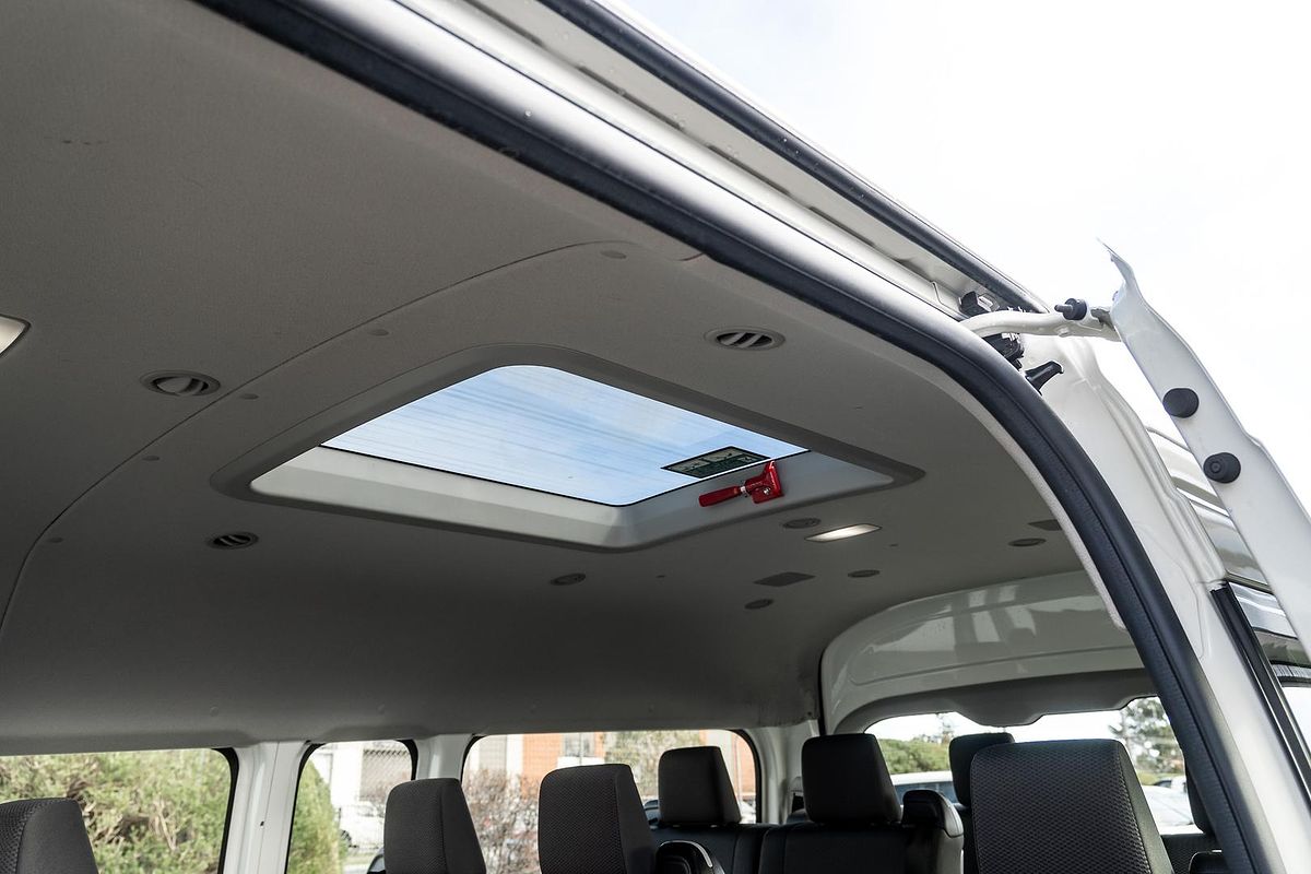 2019 Toyota Hiace Commuter GDH322R