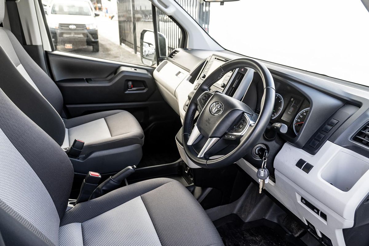 2019 Toyota Hiace Commuter GDH322R