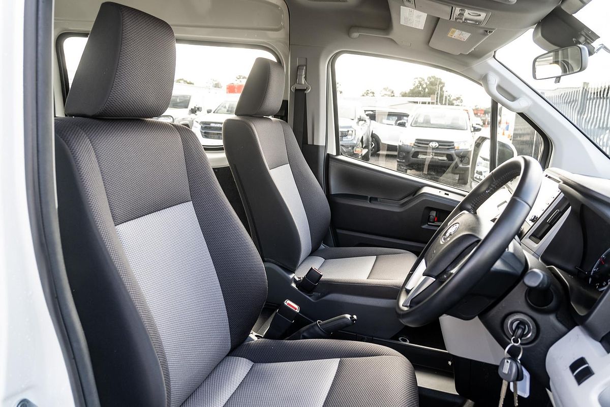 2019 Toyota Hiace Commuter GDH322R