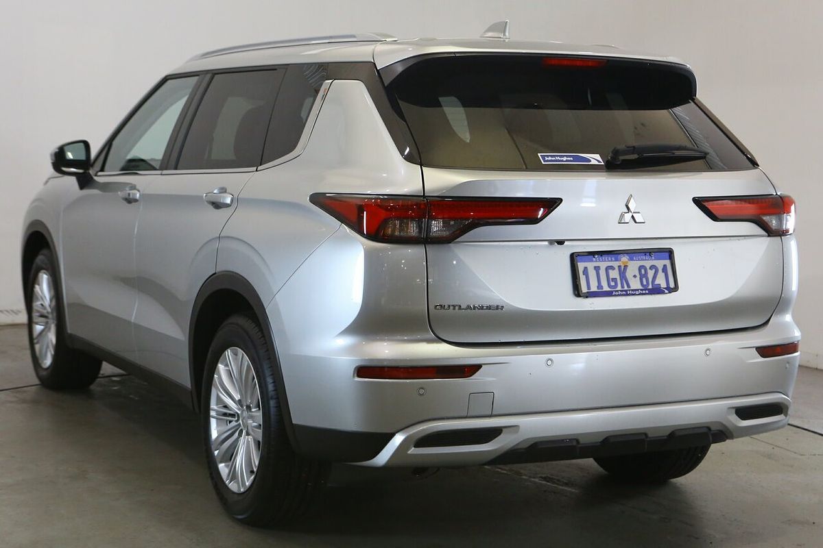 2024 Mitsubishi Outlander LS ZM