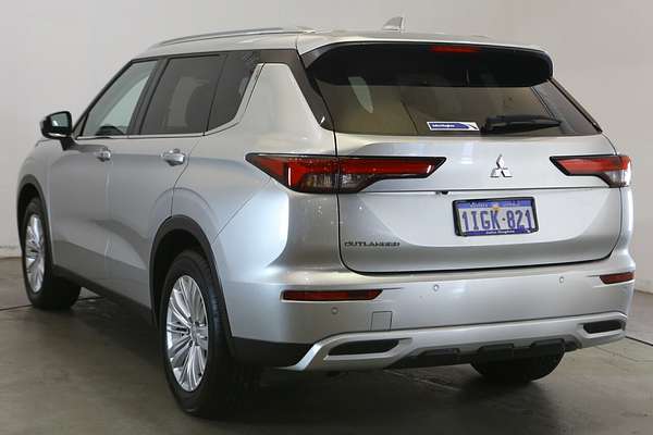 2024 Mitsubishi Outlander LS ZM