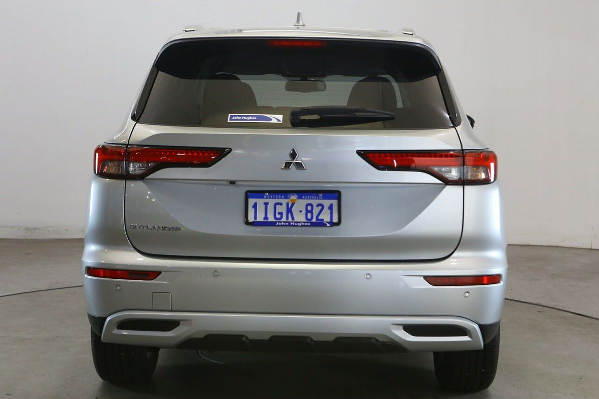 2024 Mitsubishi Outlander LS ZM