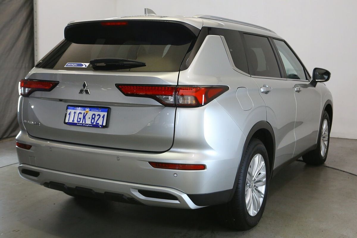 2024 Mitsubishi Outlander LS ZM