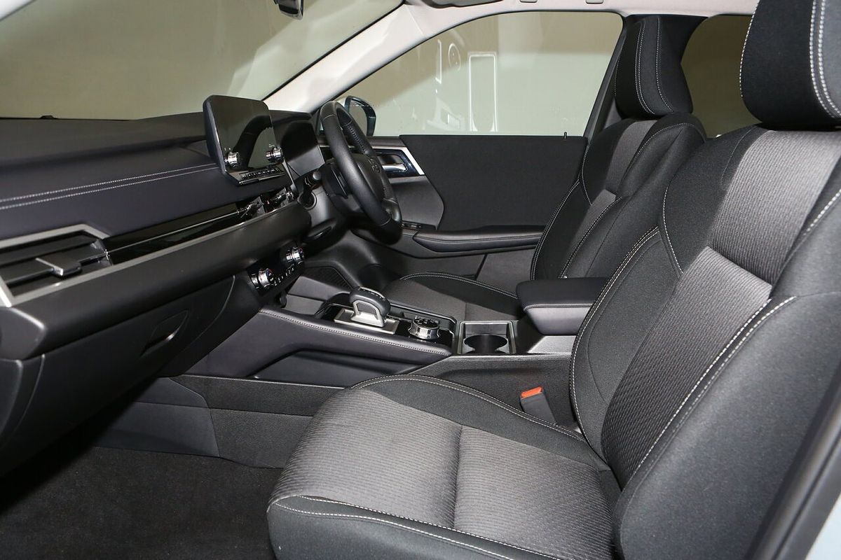 2024 Mitsubishi Outlander LS ZM