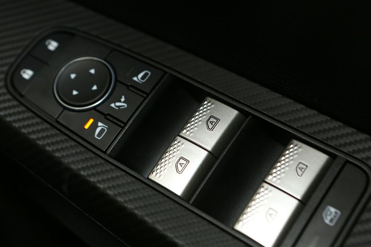 2024 Mitsubishi Outlander LS ZM