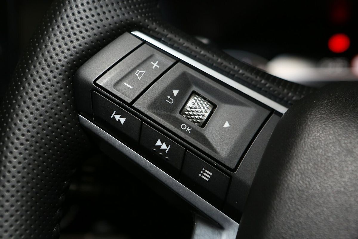 2024 Mitsubishi Outlander LS ZM