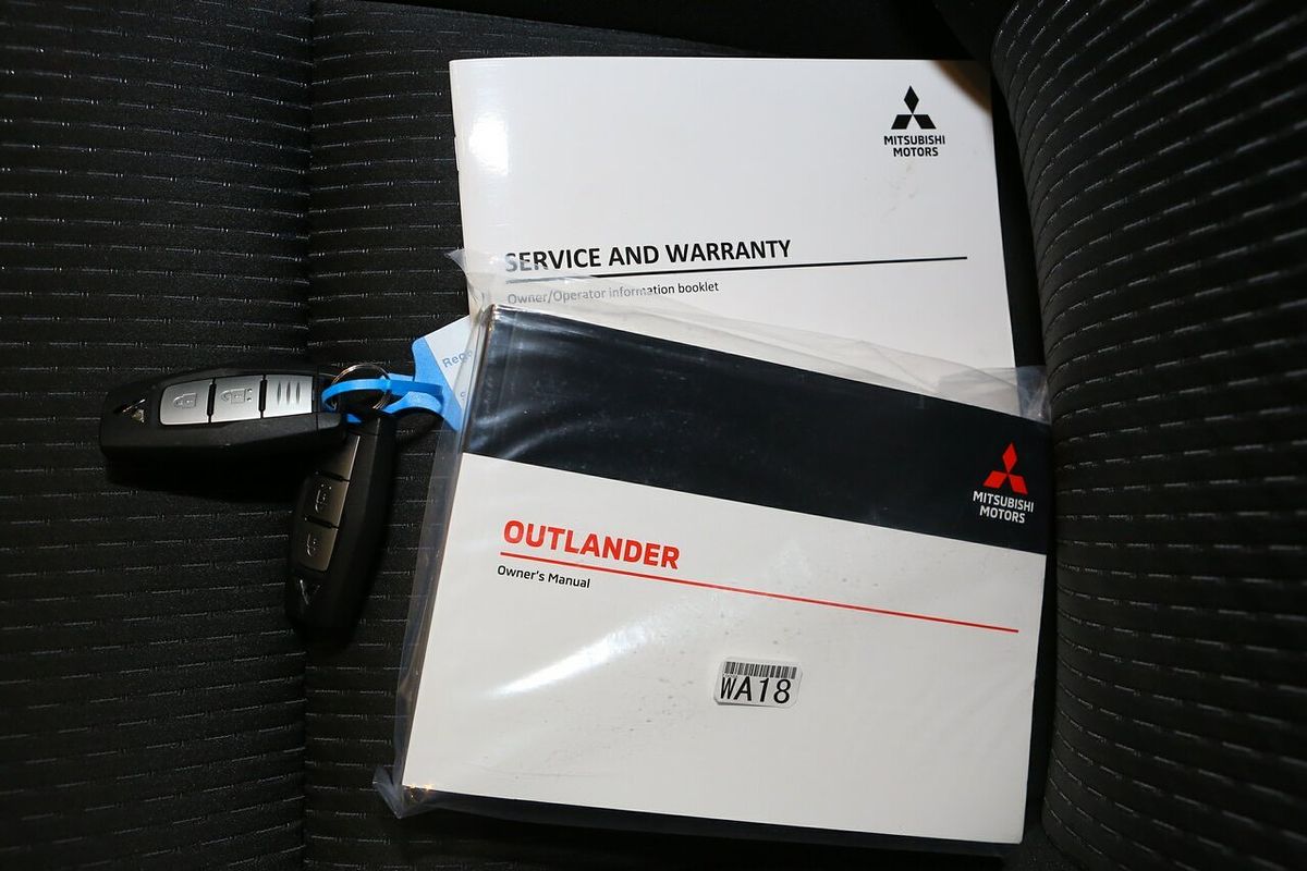 2024 Mitsubishi Outlander LS ZM
