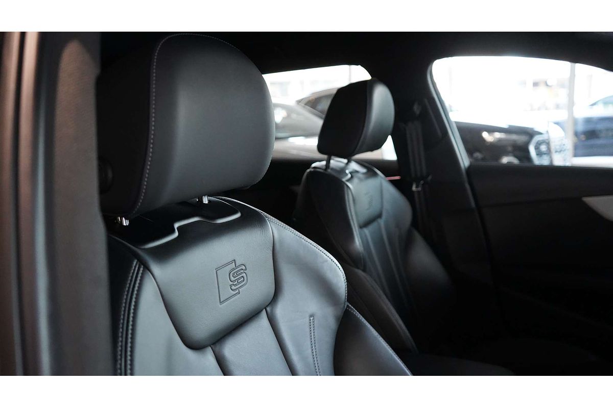 2022 Audi A4 45 TFSI S line B9