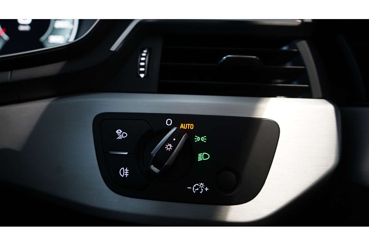 2022 Audi A4 45 TFSI S line B9