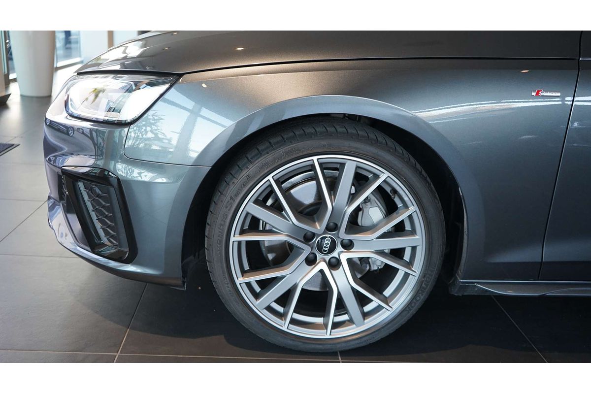 2022 Audi A4 45 TFSI S line B9