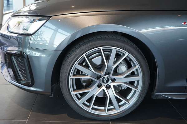 2022 Audi A4 45 TFSI S line B9