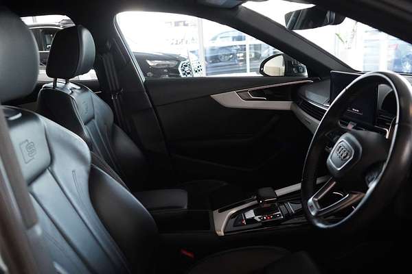 2022 Audi A4 45 TFSI S line B9