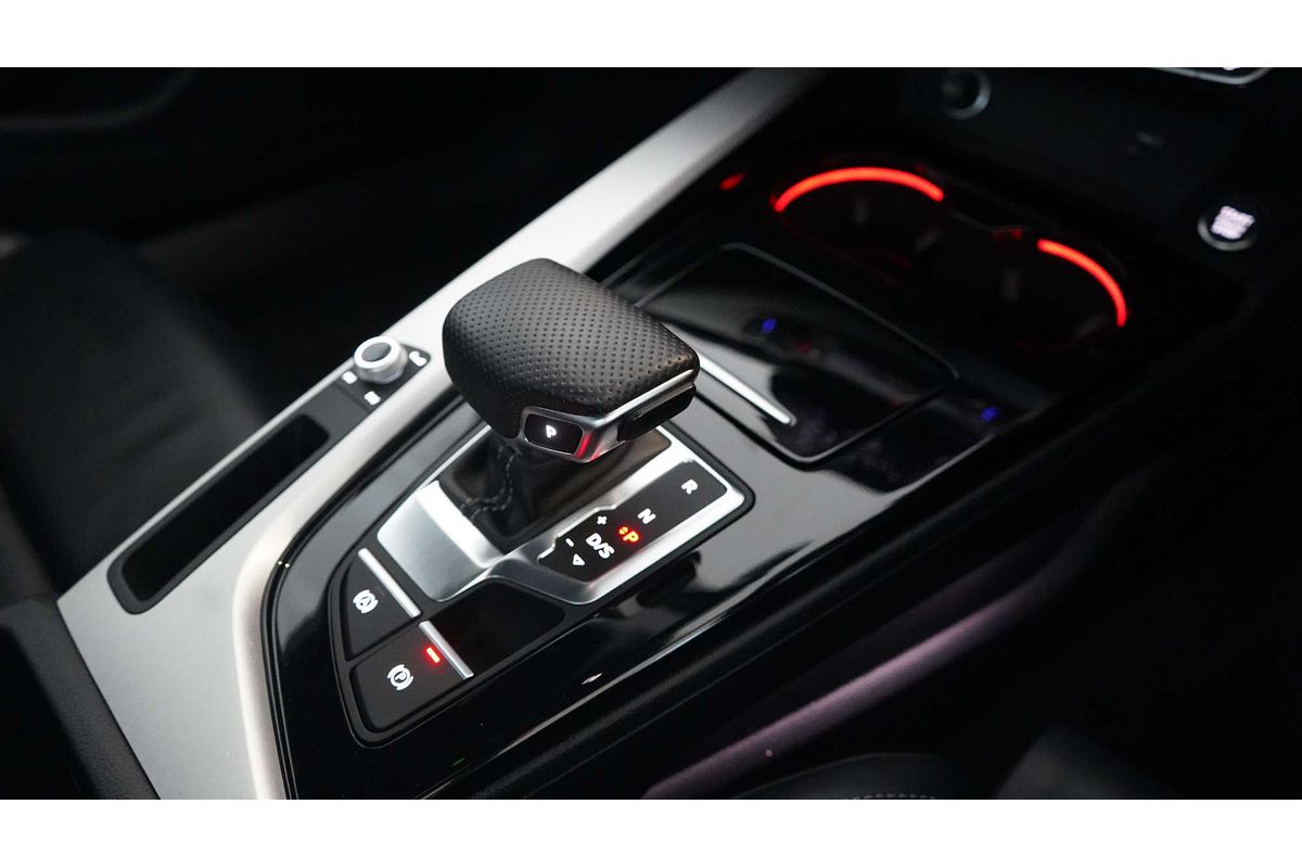 2022 Audi A4 45 TFSI S line B9