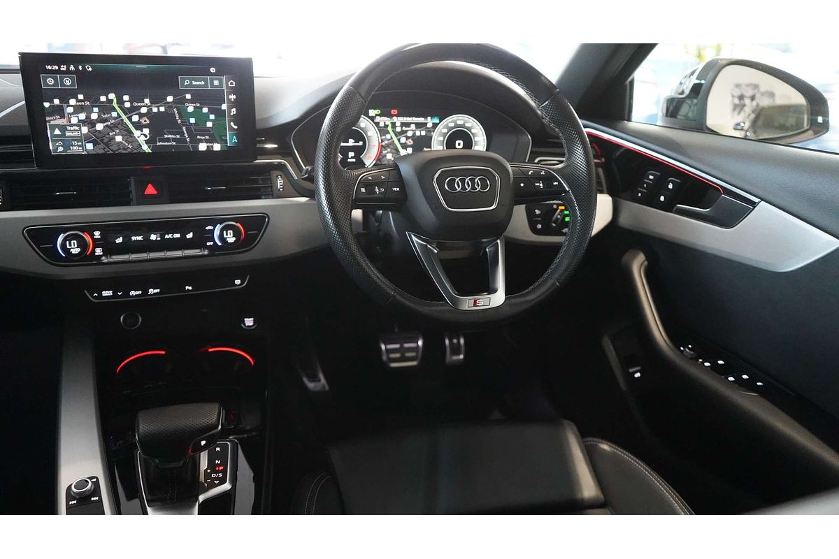 2022 Audi A4 45 TFSI S line B9