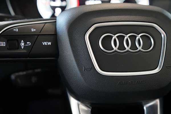2022 Audi Q5 40 TDI S line FY