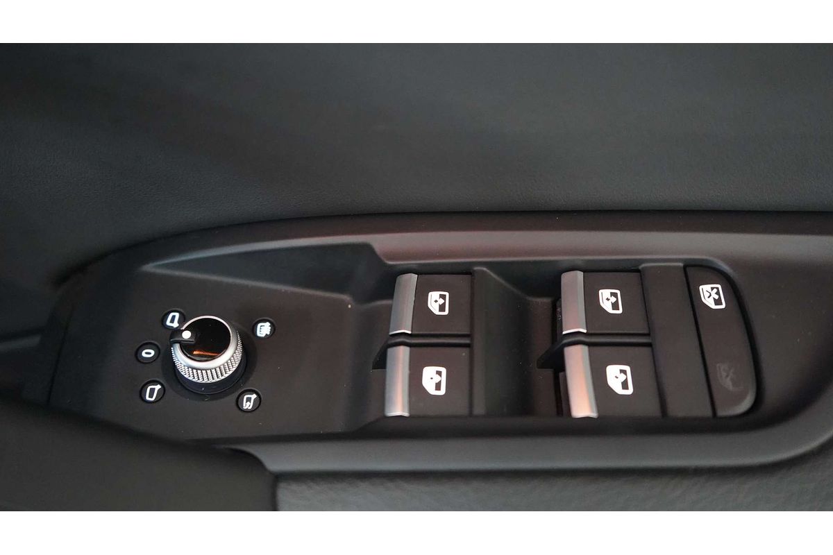 2022 Audi Q5 40 TDI S line FY