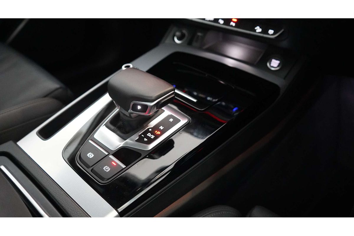 2022 Audi Q5 40 TDI S line FY