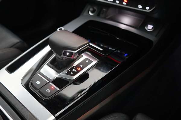 2022 Audi Q5 40 TDI S line FY