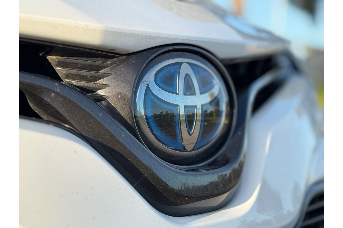 2018 Toyota Camry Ascent AXVH71R