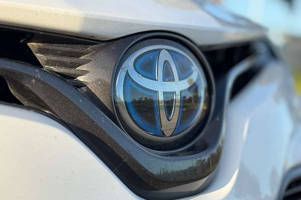 2018 Toyota Camry Ascent AXVH71R