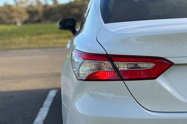 2018 Toyota Camry Ascent AXVH71R