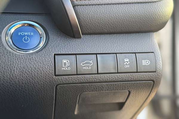 2018 Toyota Camry Ascent AXVH71R